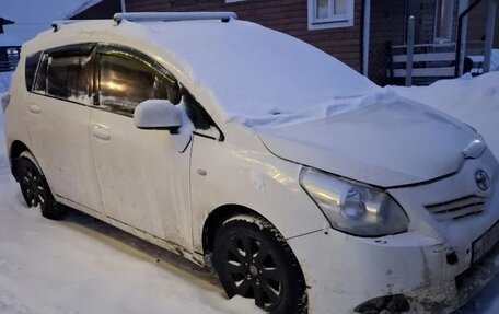 Toyota Verso I, 2010 год, 700 000 рублей, 2 фотография