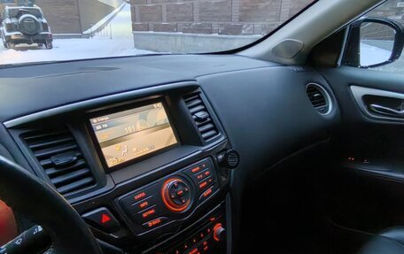 Nissan Pathfinder, 2015 год, 1 600 000 рублей, 11 фотография