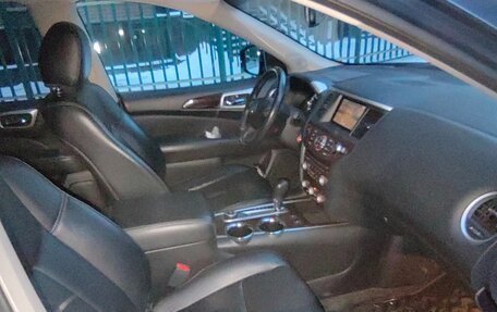 Nissan Pathfinder, 2015 год, 1 600 000 рублей, 15 фотография