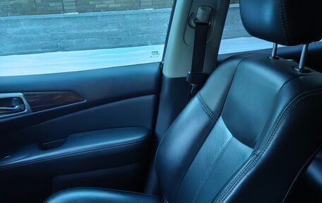 Nissan Pathfinder, 2015 год, 1 600 000 рублей, 26 фотография