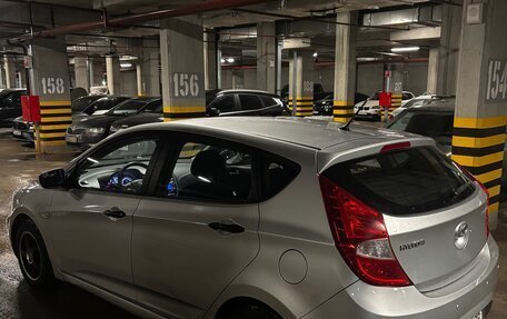 Hyundai Solaris II рестайлинг, 2013 год, 850 000 рублей, 5 фотография