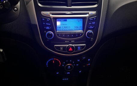 Hyundai Solaris II рестайлинг, 2013 год, 850 000 рублей, 13 фотография