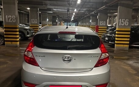 Hyundai Solaris II рестайлинг, 2013 год, 850 000 рублей, 4 фотография