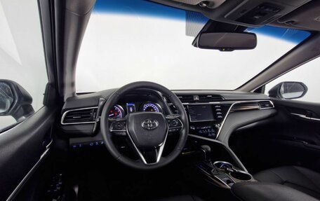 Toyota Camry, 2020 год, 3 350 000 рублей, 11 фотография