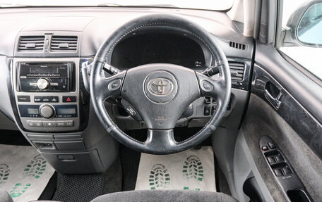 Toyota Ipsum II, 2002 год, 749 000 рублей, 12 фотография
