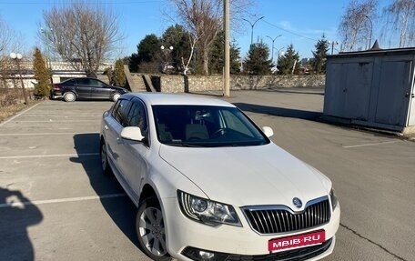 Skoda Superb III рестайлинг, 2013 год, 999 000 рублей, 1 фотография