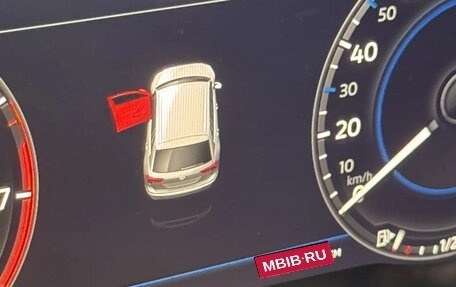 Volkswagen Tiguan II, 2018 год, 2 750 000 рублей, 2 фотография