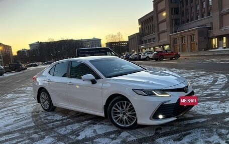 Toyota Camry, 2021 год, 2 400 000 рублей, 6 фотография