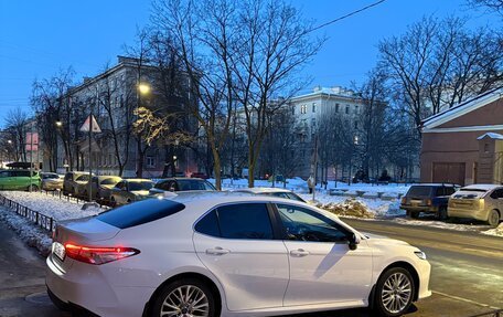Toyota Camry, 2021 год, 2 400 000 рублей, 8 фотография