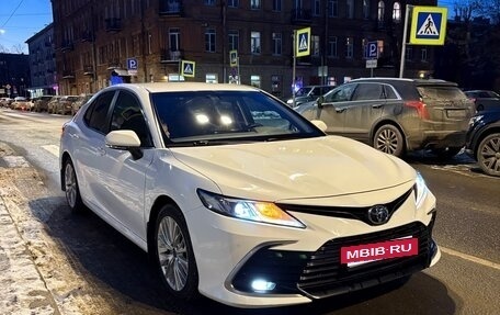 Toyota Camry, 2021 год, 2 400 000 рублей, 9 фотография