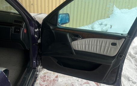 Mercedes-Benz E-Класс, 1999 год, 380 000 рублей, 15 фотография