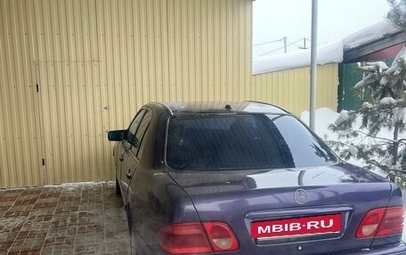 Mercedes-Benz E-Класс, 1999 год, 380 000 рублей, 3 фотография