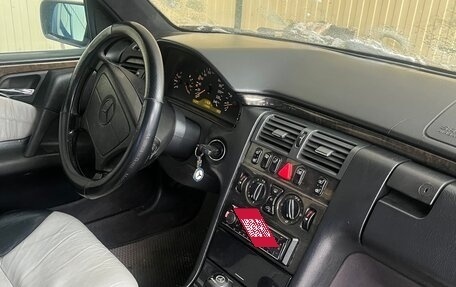 Mercedes-Benz E-Класс, 1999 год, 380 000 рублей, 18 фотография