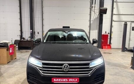 Volkswagen Touareg III, 2019 год, 5 800 000 рублей, 3 фотография