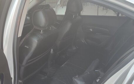 Chevrolet Cruze II, 2011 год, 850 000 рублей, 9 фотография