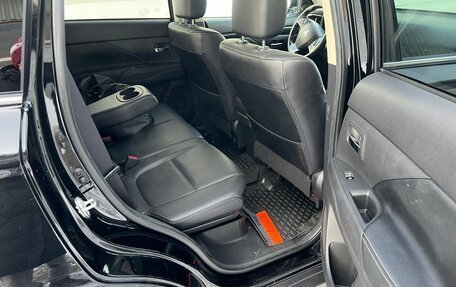 Mitsubishi Outlander III рестайлинг 3, 2017 год, 3 595 000 рублей, 9 фотография