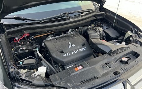 Mitsubishi Outlander III рестайлинг 3, 2017 год, 3 595 000 рублей, 15 фотография