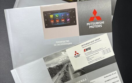 Mitsubishi Outlander III рестайлинг 3, 2017 год, 3 595 000 рублей, 28 фотография