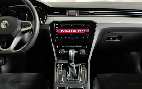 Volkswagen Passat B8 рестайлинг, 2020 год, 3 130 000 рублей, 15 фотография