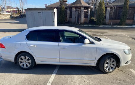 Skoda Superb III рестайлинг, 2013 год, 999 000 рублей, 3 фотография
