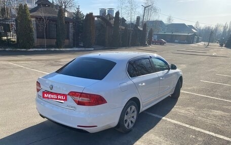 Skoda Superb III рестайлинг, 2013 год, 999 000 рублей, 4 фотография