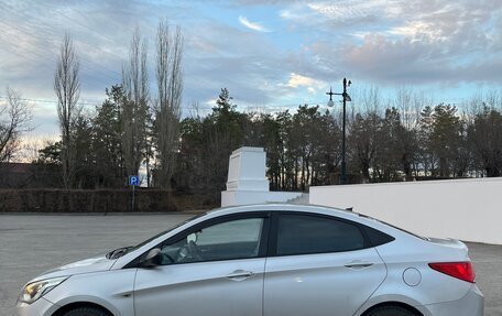 Hyundai Solaris II рестайлинг, 2014 год, 620 000 рублей, 4 фотография