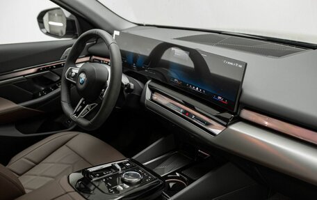 BMW 5 серия, 2025 год, 8 750 000 рублей, 28 фотография