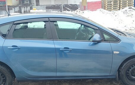 Opel Astra J, 2013 год, 730 000 рублей, 3 фотография