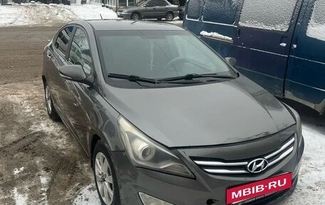 Hyundai Solaris II рестайлинг, 2015 год, 800 000 рублей, 3 фотография