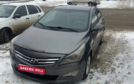 Hyundai Solaris II рестайлинг, 2015 год, 800 000 рублей, 2 фотография