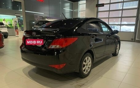 Hyundai Solaris II рестайлинг, 2015 год, 1 000 000 рублей, 4 фотография