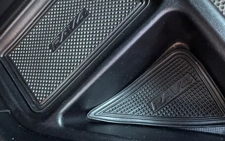 Toyota RAV4, 2013 год, 1 780 000 рублей, 18 фотография