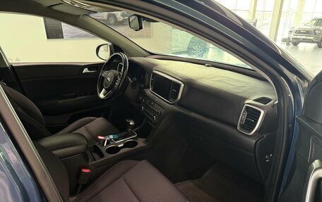 KIA Sportage IV рестайлинг, 2021 год, 2 420 000 рублей, 23 фотография