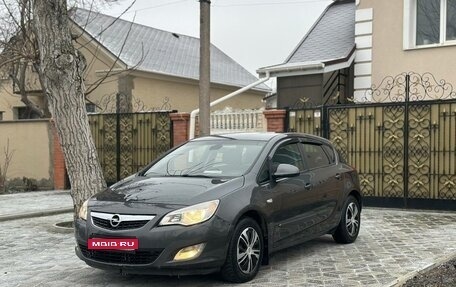 Opel Astra J, 2010 год, 685 000 рублей, 1 фотография