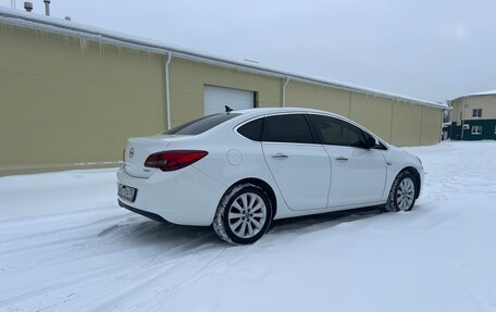Opel Astra J, 2013 год, 700 000 рублей, 3 фотография