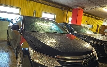 Toyota Camry, 2017 год, 2 300 000 рублей, 8 фотография