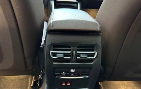 BMW 3 серия, 2023 год, 3 300 000 рублей, 13 фотография