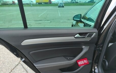 Volkswagen Passat B8 рестайлинг, 2016 год, 2 450 000 рублей, 33 фотография