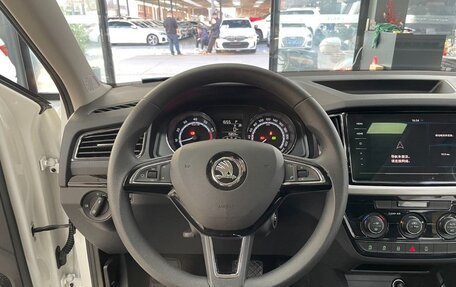 Skoda Kamiq I, 2022 год, 1 930 000 рублей, 7 фотография