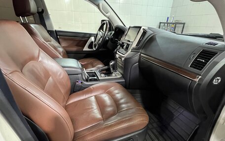 Toyota Land Cruiser 200, 2016 год, 5 500 000 рублей, 9 фотография