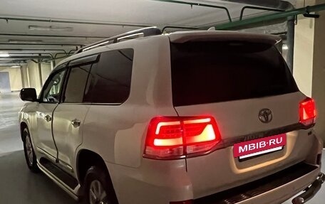 Toyota Land Cruiser 200, 2016 год, 5 500 000 рублей, 2 фотография