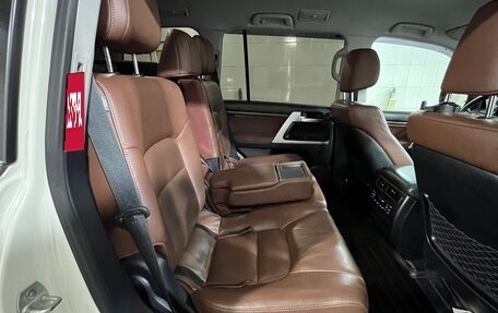 Toyota Land Cruiser 200, 2016 год, 5 500 000 рублей, 6 фотография