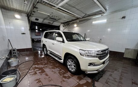Toyota Land Cruiser 200, 2016 год, 5 500 000 рублей, 18 фотография