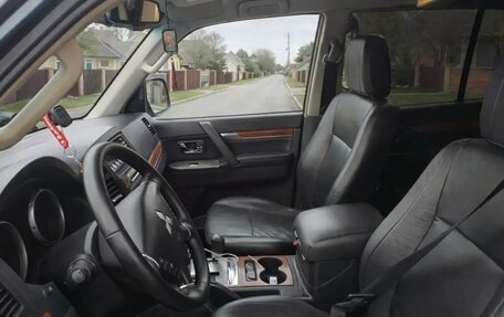 Mitsubishi Pajero IV, 2008 год, 1 690 000 рублей, 2 фотография