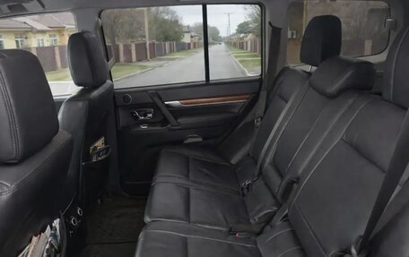 Mitsubishi Pajero IV, 2008 год, 1 690 000 рублей, 5 фотография