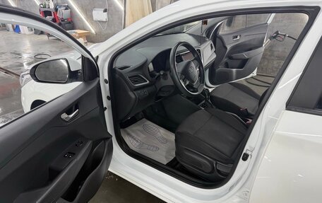 Hyundai Solaris II рестайлинг, 2017 год, 1 450 000 рублей, 10 фотография