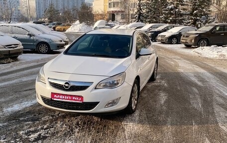 Opel Astra J, 2011 год, 655 000 рублей, 1 фотография
