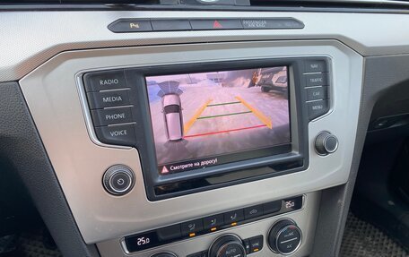 Volkswagen Passat B8 рестайлинг, 2017 год, 1 400 000 рублей, 10 фотография