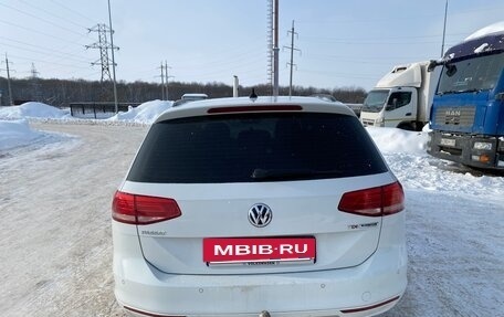 Volkswagen Passat B8 рестайлинг, 2017 год, 1 400 000 рублей, 2 фотография