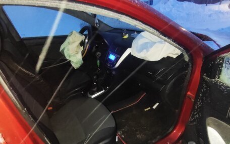 Hyundai Solaris II рестайлинг, 2013 год, 230 000 рублей, 2 фотография